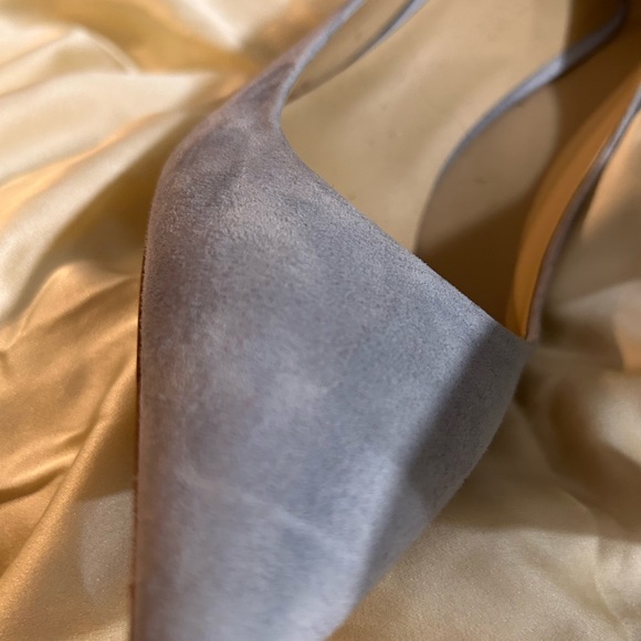 Baby blue suede pumps from M Gémi.  Never worn outside my apartment.  Fabulous! - Picture 2 of 9